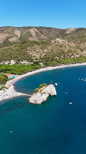 Gli Anelli di Saturno in Marina Di Camerota, Italy
