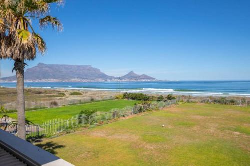 Villa Paradis ocean front with views to behold