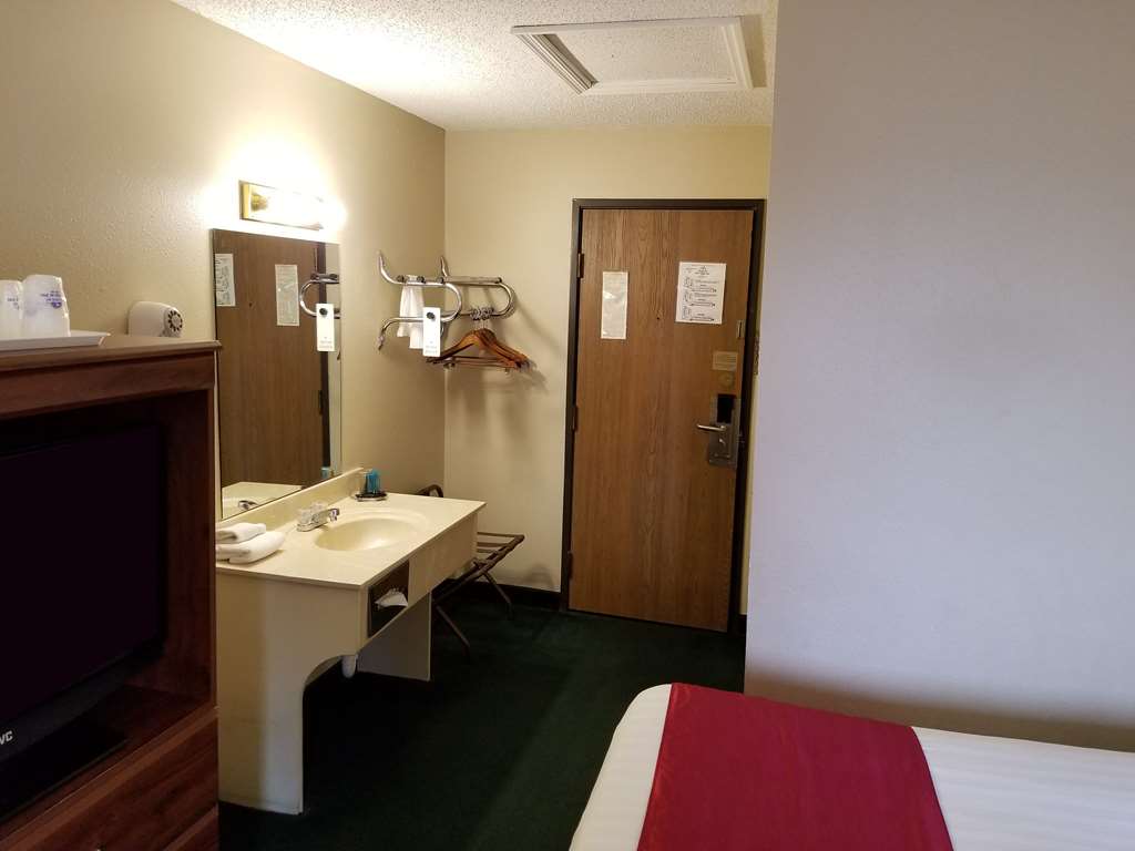 Americas Best Value Inn St. Louis South - photo 20