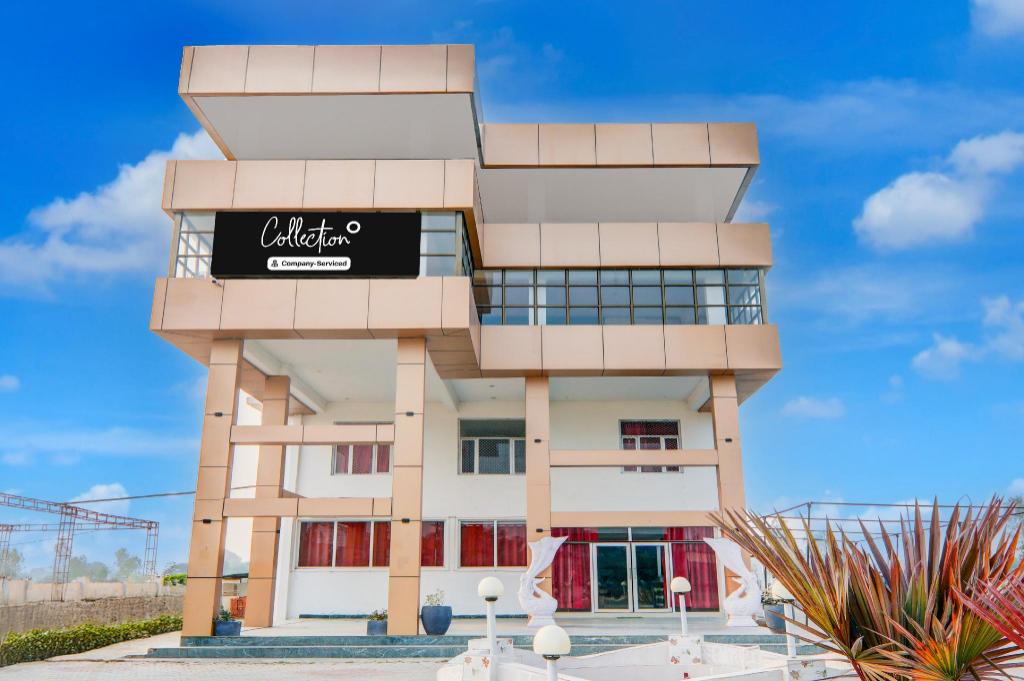 Fabhotel Grand Jvi Resort in Fyzabad, India