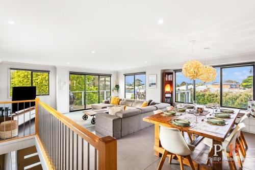 Family Entertainer Sleeps 10 in Cowes, Australia