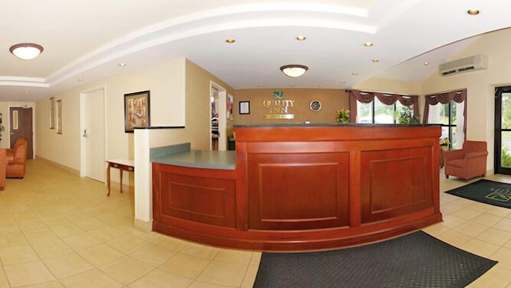 Surestay Plus Hotel by Best Western Smithfield - photo 4