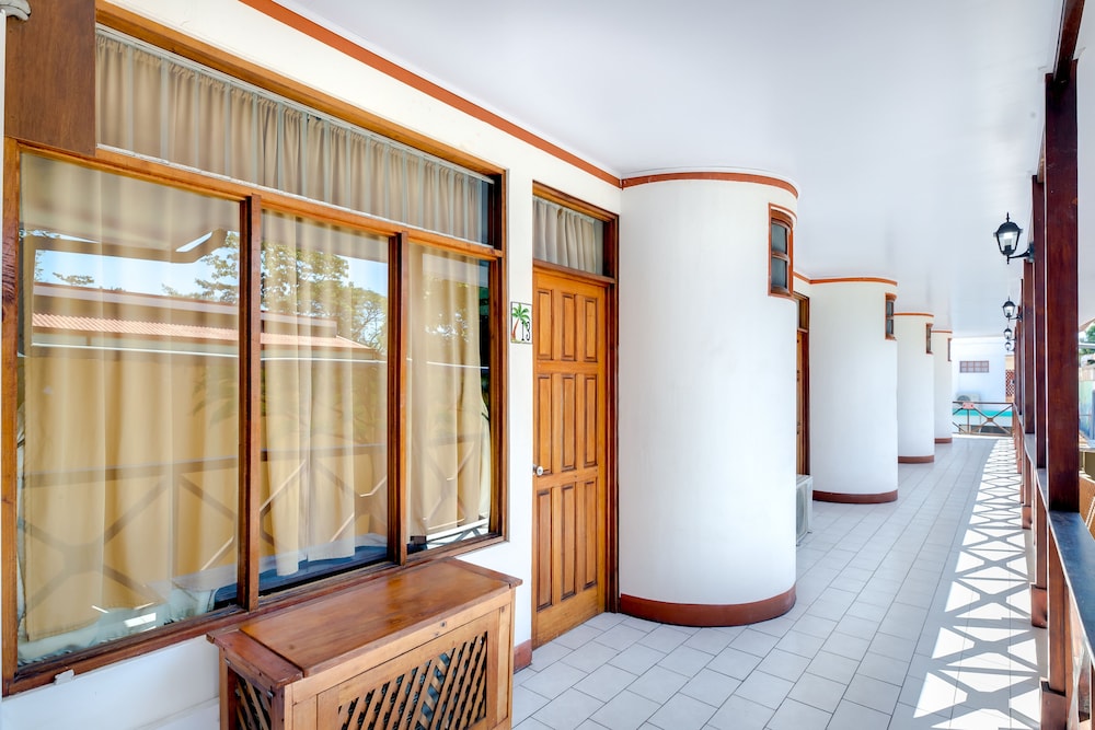 Poseidon - carbon neutral hotel in Jaco