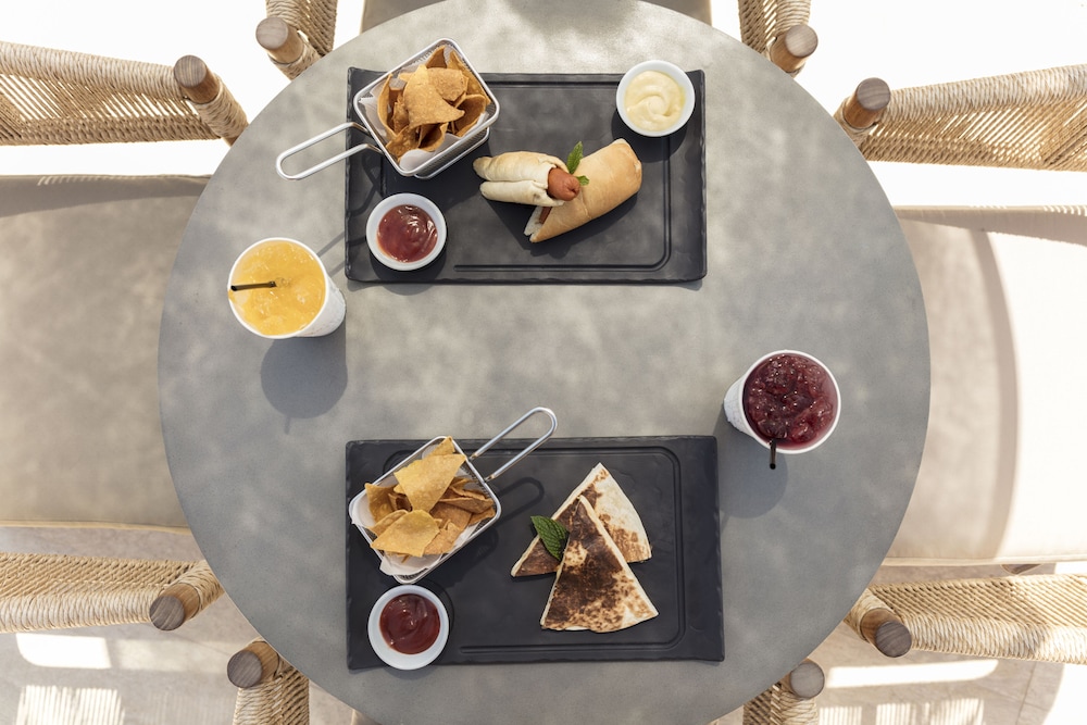 מזון ומשקאות