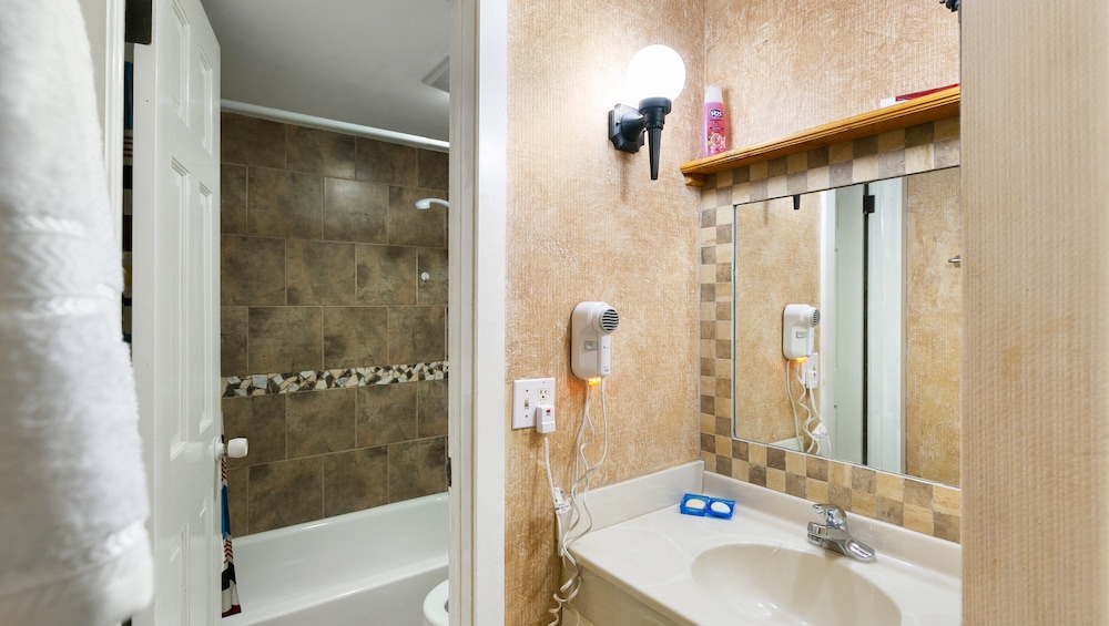 Georgetown Lodge - photo 16