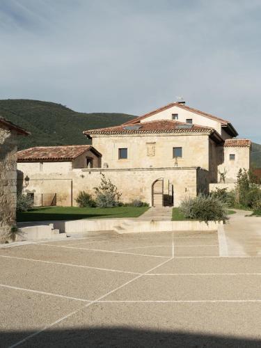 El Priorato De Trespaderne — 4-Star Luxury Hotel in Trespaderne, Spain