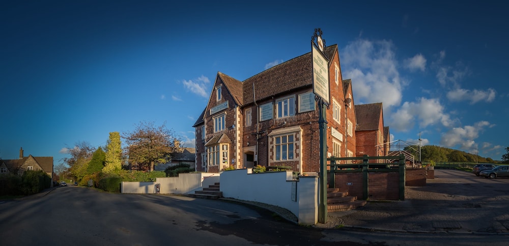 The Beacon & Railway Hotel — hotel in Stroud