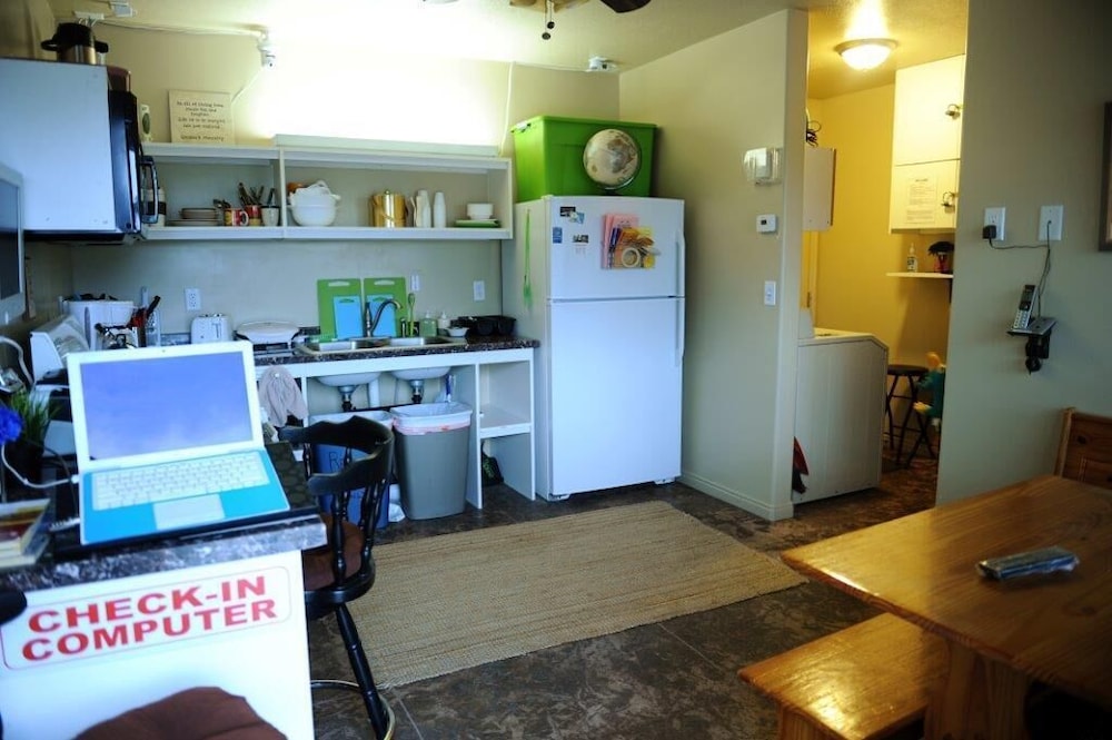 Camelot Inn at Honeyville - photo 14