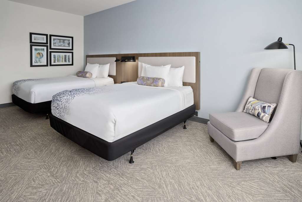 La Quinta Inn & Suites by Wyndham Locust Grove - photo 28