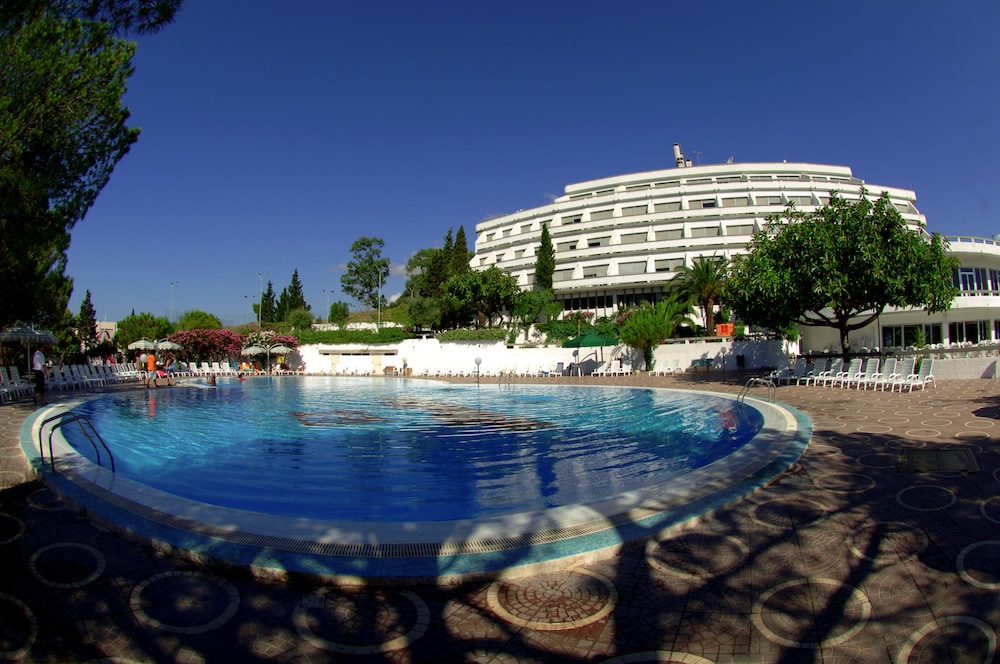 Hotel Villaggio Club ALTALIA Residence — 4-Star Luxury Hotel in Brancaleone, Italy