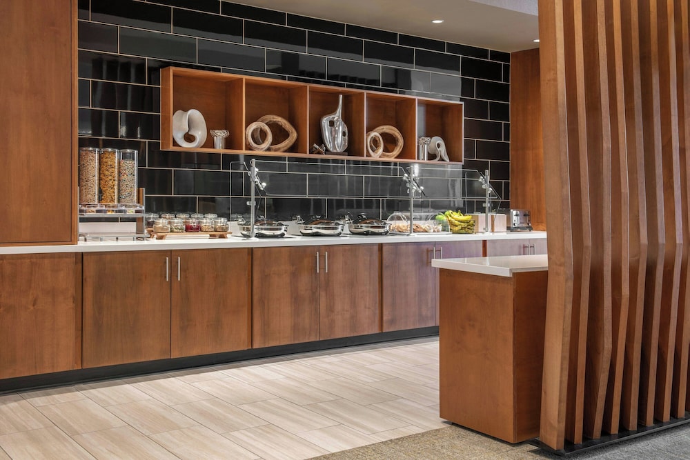 SpringHill Suites by Marriott Phoenix West Avondale - photo 25