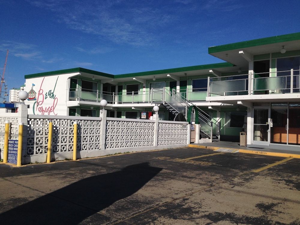 Beach Carousel Motel - photo 21