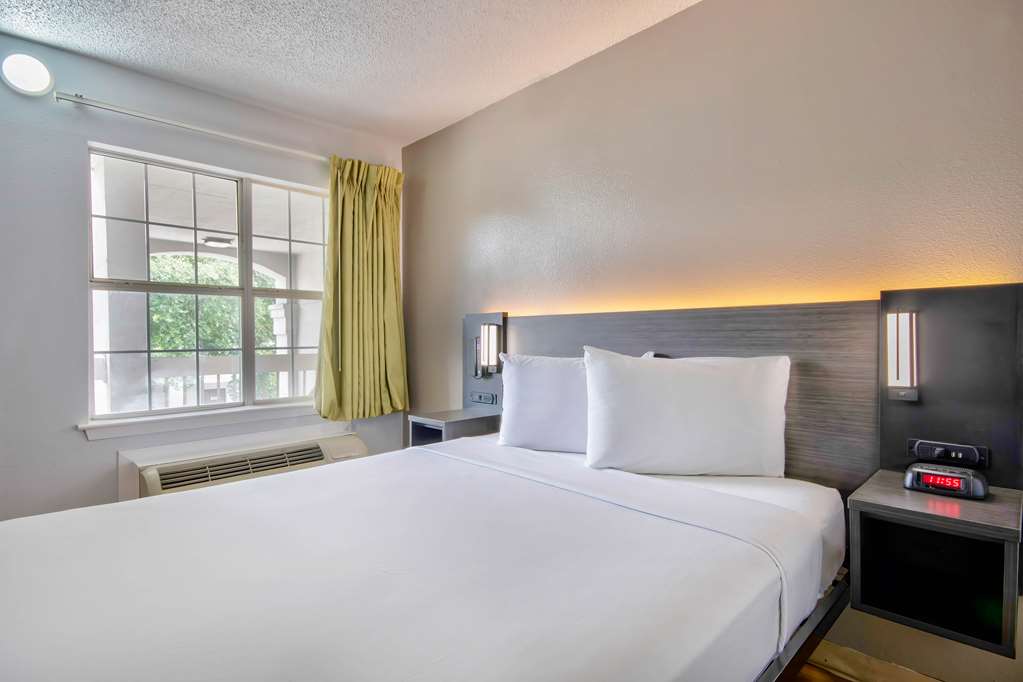 Studio 6 Extended Stay San Antonio TX Six Flags - photo 21