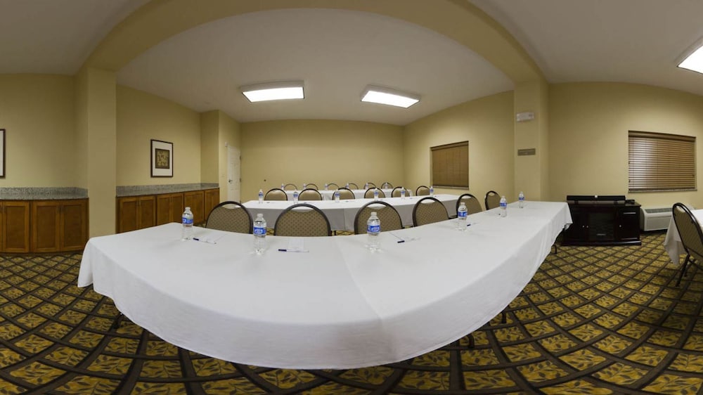 Candlewood Suites Baytown by IHG - photo 56