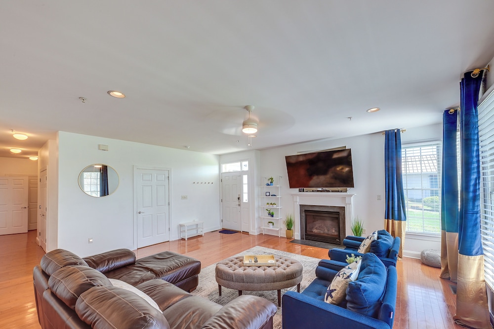 3 Mi to Beach: Ocean View Getaway w Pool Access — 4-Star Luxury Hotel in Ocean View, United States