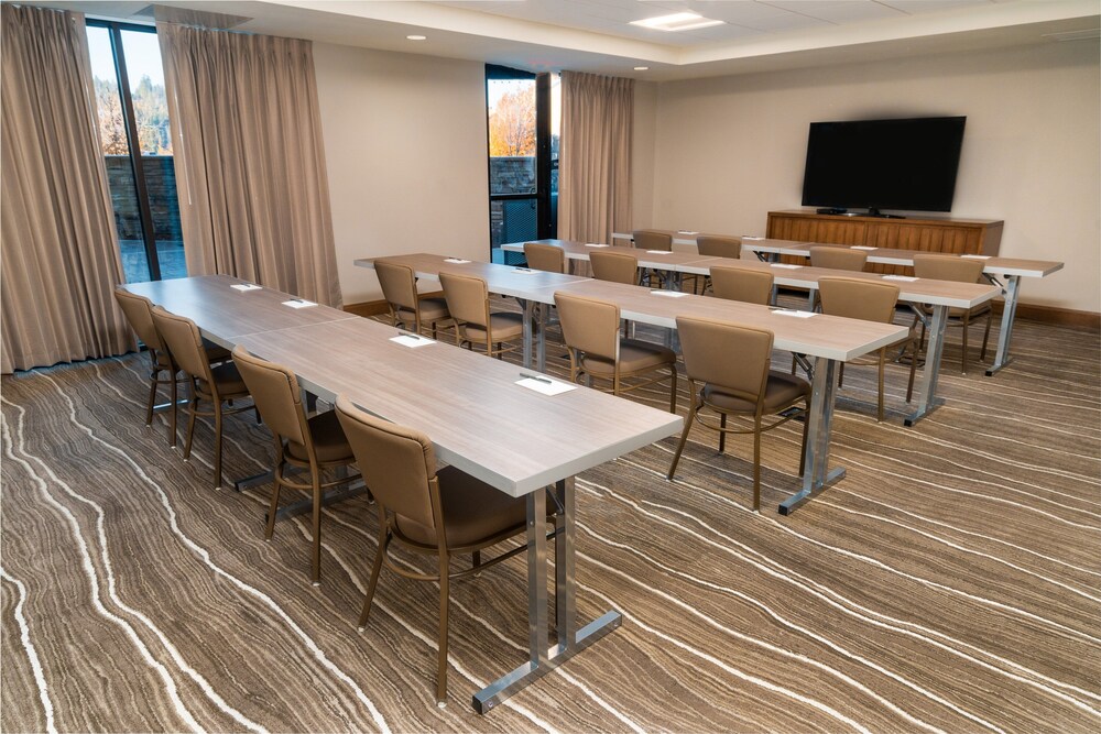 Staybridge Suites Coeur D'Alene by IHG - photo 33