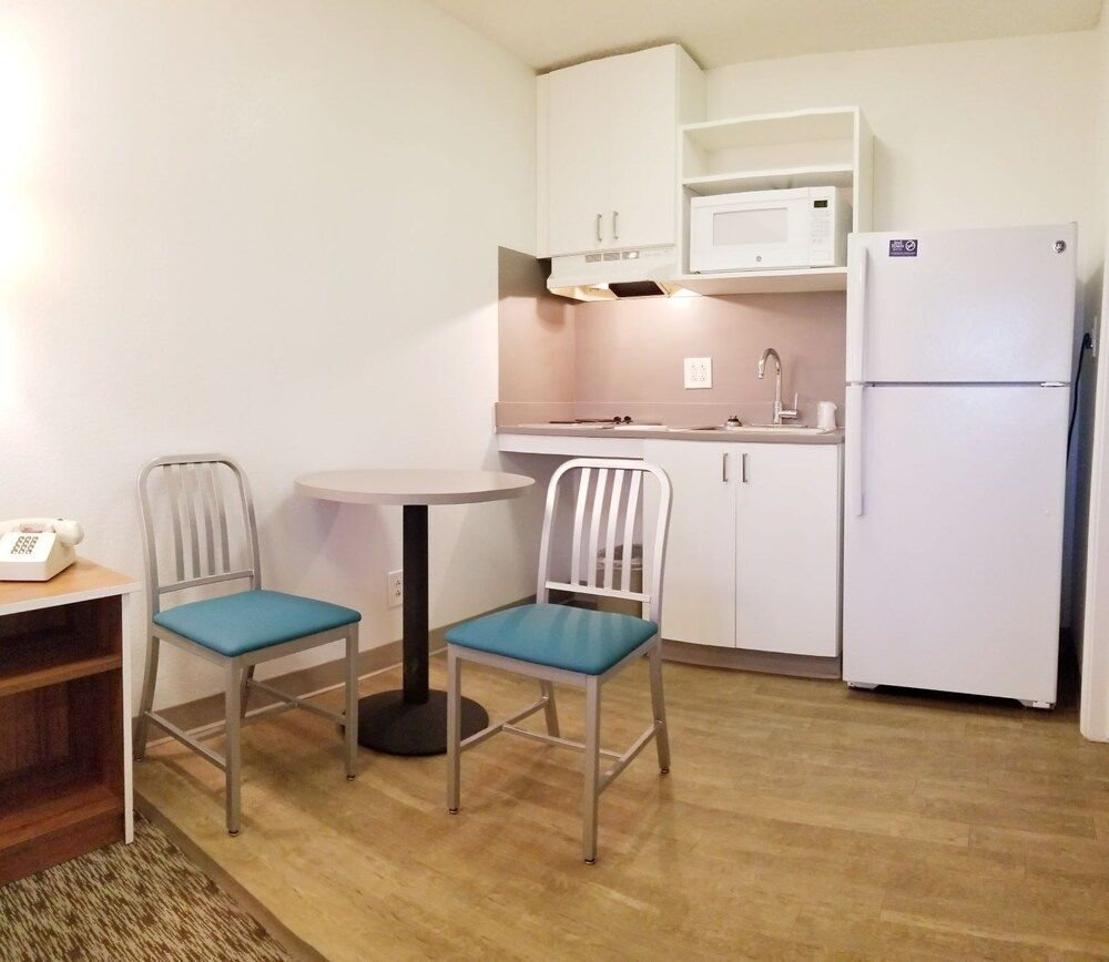 InTown Suites Extended Stay Arlington TX Oak Village - photo 3