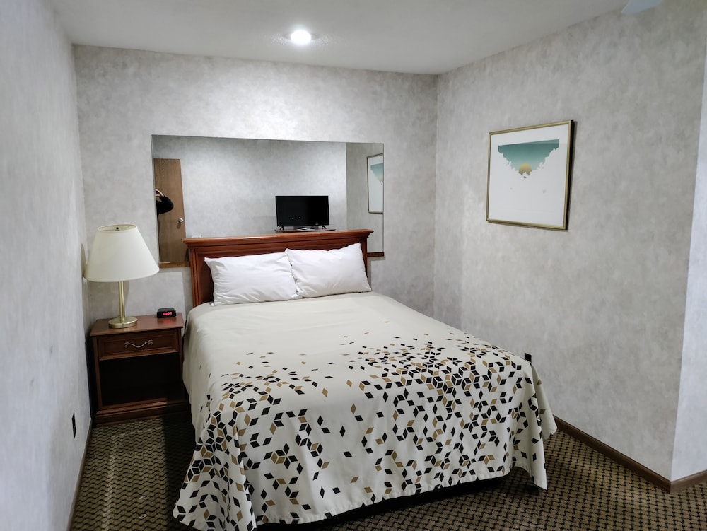 Indian Hills Inn & RV Park - photo 16
