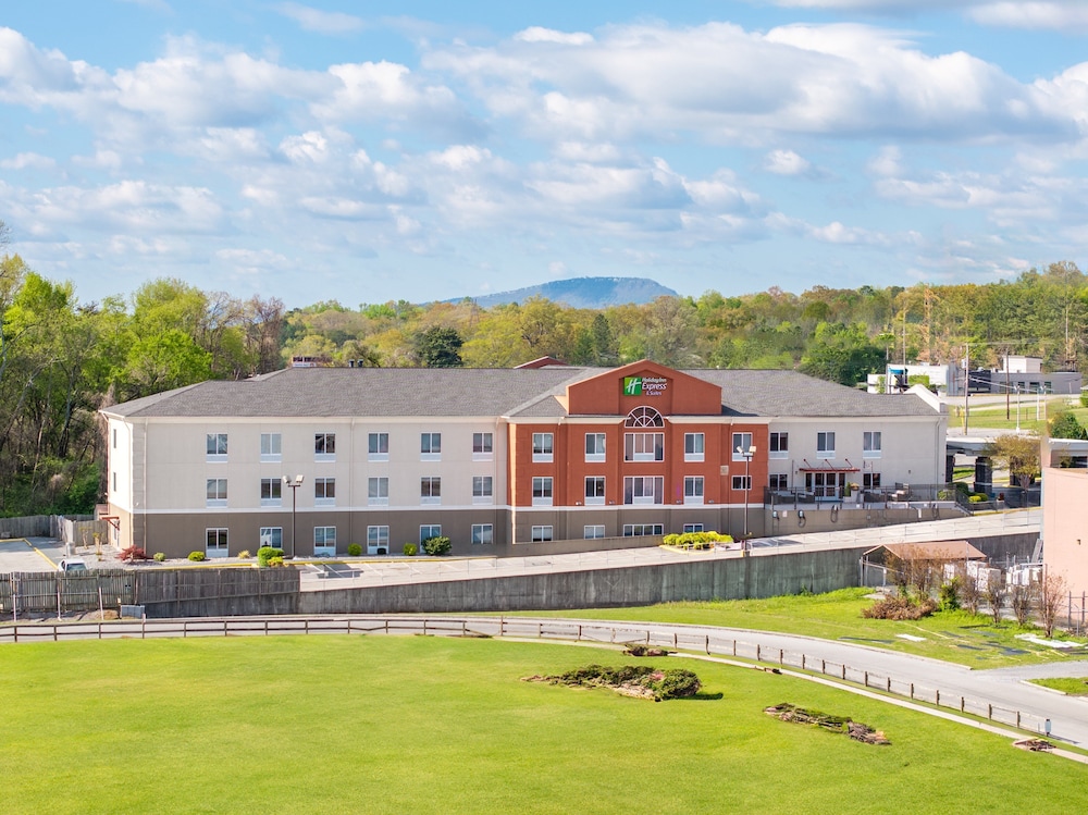 Holiday Inn Express Hotel & Suites Chattanooga Hixson by IHG - photo 81