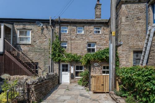 Chapel Cottage with Log Burner