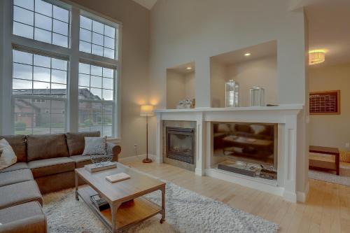 Vantage Point - carbon neutral hotel in Bend