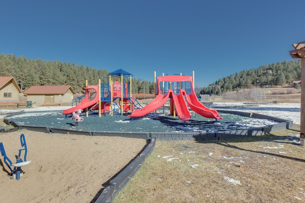 4 Mi to Angel Fire Resort: Retreat w Hot Tub - photo 29