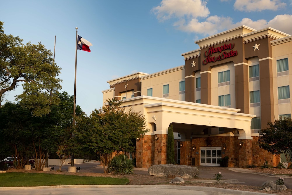 Hampton Inn & Suites Boerne - photo 54