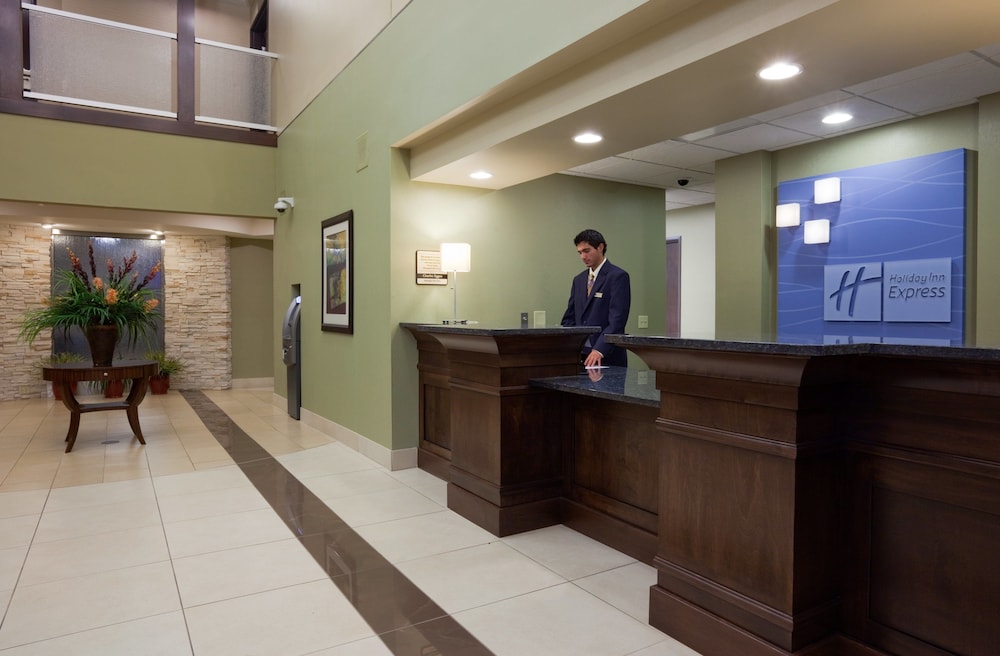Holiday Inn Express Hotel & Suites Madison Verona by IHG - photo 58