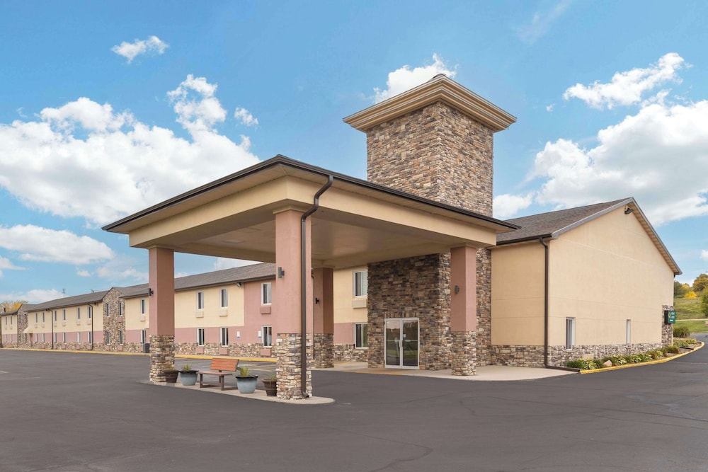 Quality Inn Newton at I 80 - photo 41