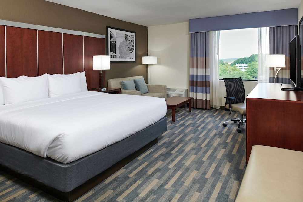 DoubleTree by Hilton Raleigh Crabtree Valley - photo 13