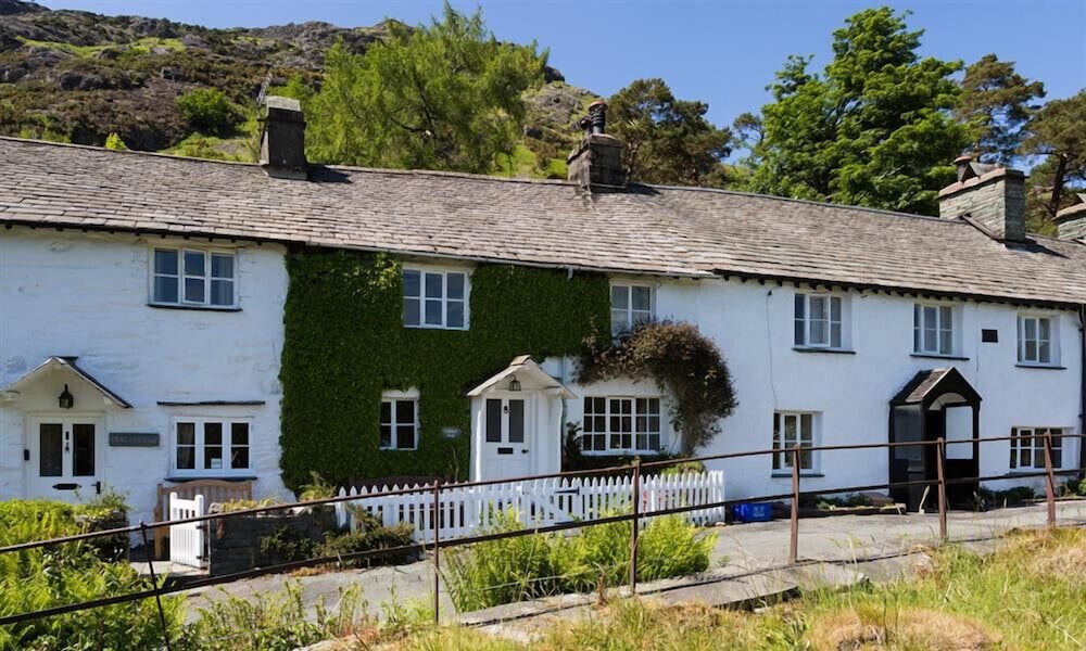Curdle Dub - carbon neutral hotel in Unknown City