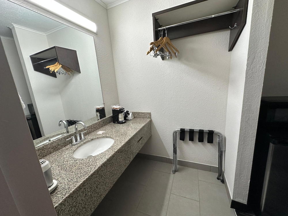 Travel Inn Kingsport - photo 27