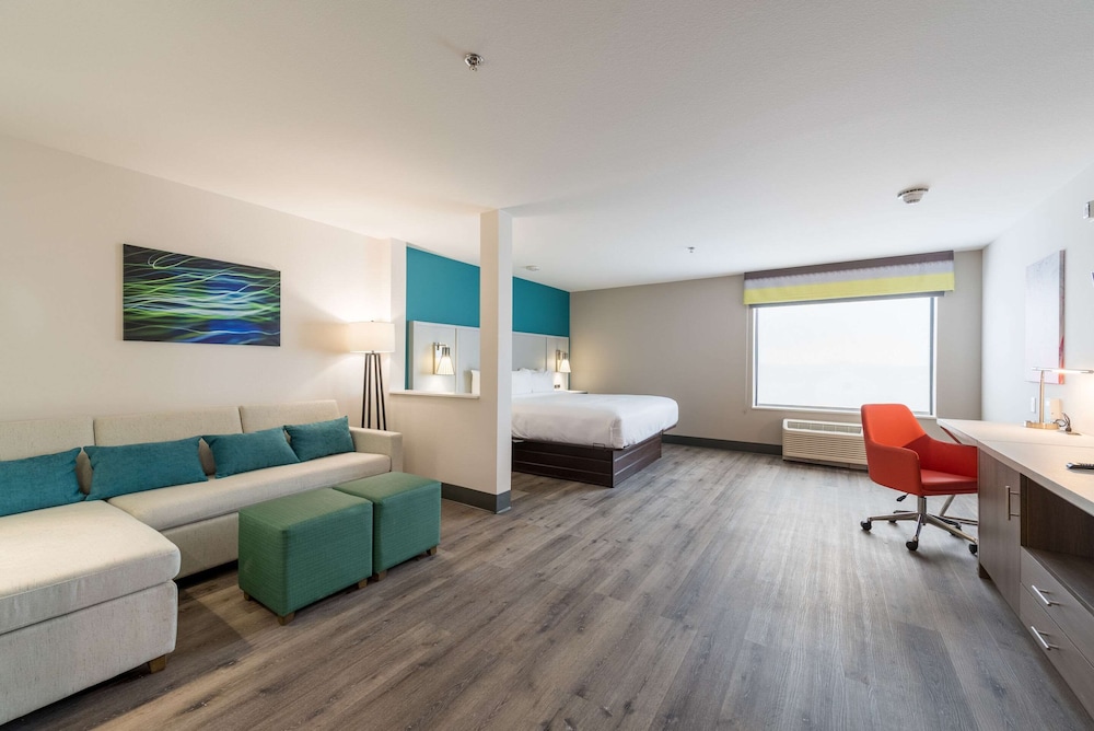 Comfort Suites Colorado Springs East Medical Center Area - photo 41