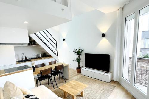 Duplex Loft Industrial Flea Market St Ouen Quiet - last minute hotel in Unknown City