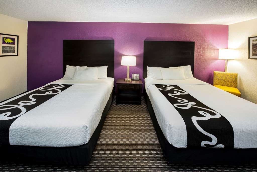La Quinta Inn & Suites by Wyndham Fort Lauderdale Tamarac - photo 26
