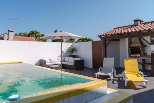 Retiro Da Atafona Beach Pool House White 18379544 — Nossa Senhora Do Monte