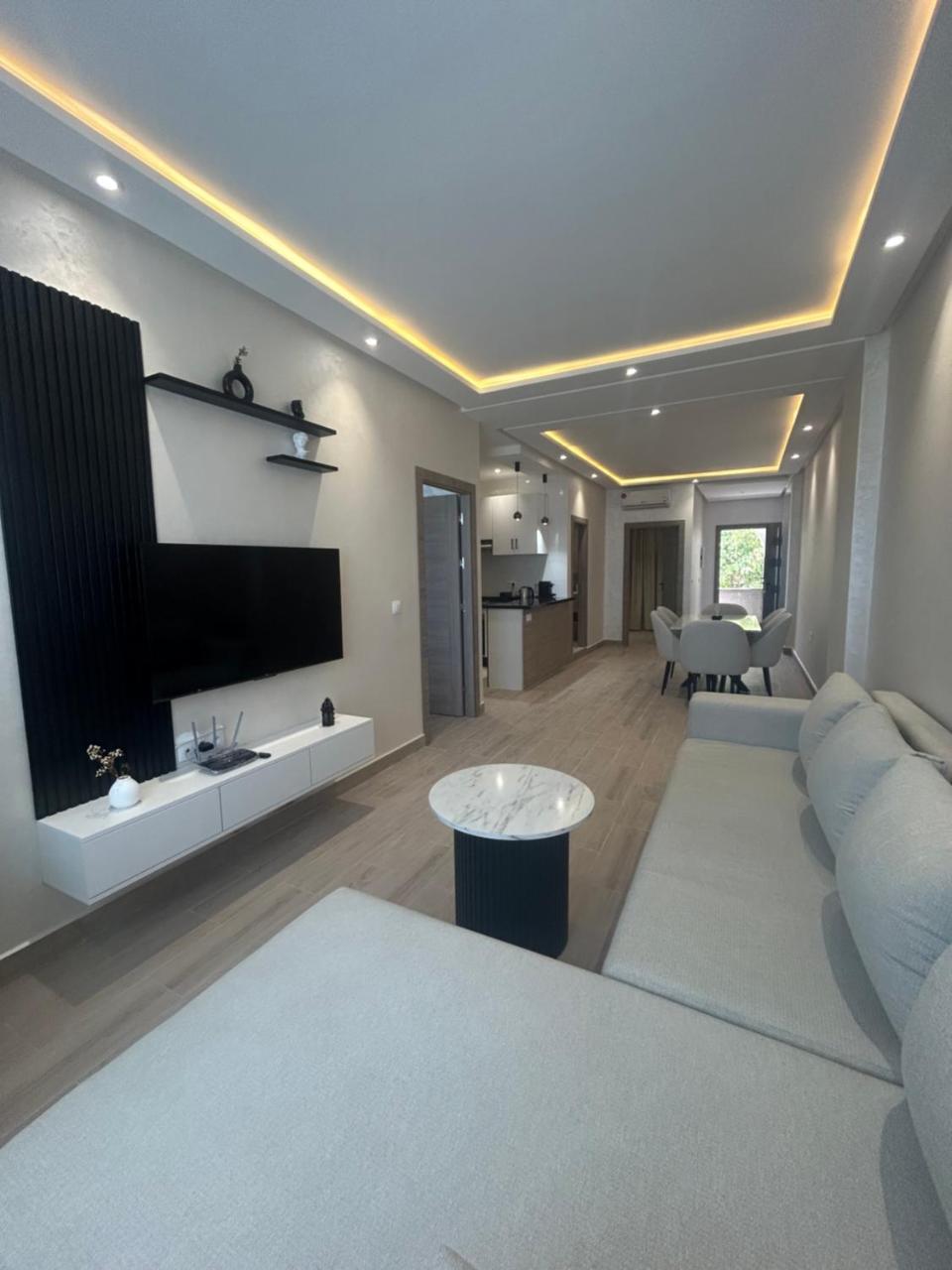 Appartement Haut Standing En Face de la Marina Et a 200m du Port de Tanger Appt 2 — 4-Star Luxury Hotel in Tangier, Morocco