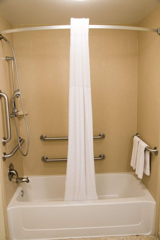 Hampton Inn & Suites Sharon - photo 50