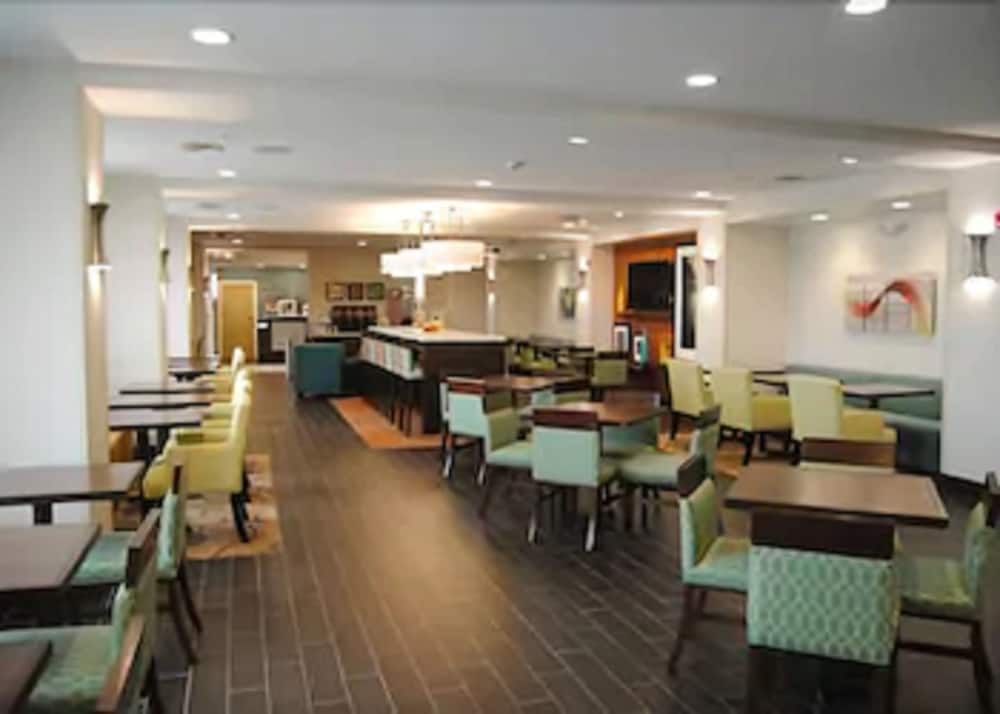Hampton Inn Niagara Falls Blvd - photo 39