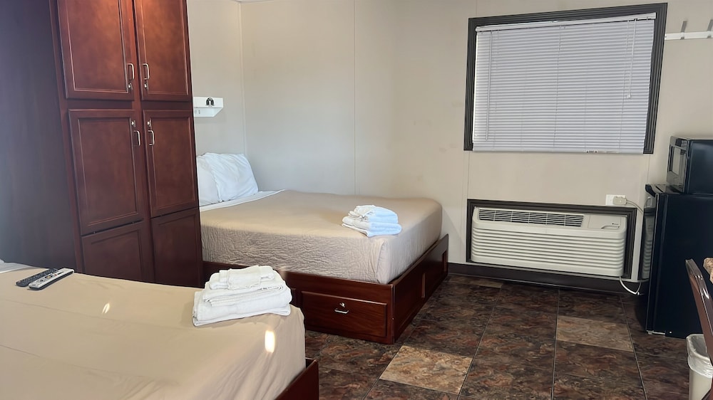 The Armadillo Hotel Karnes City - photo 2