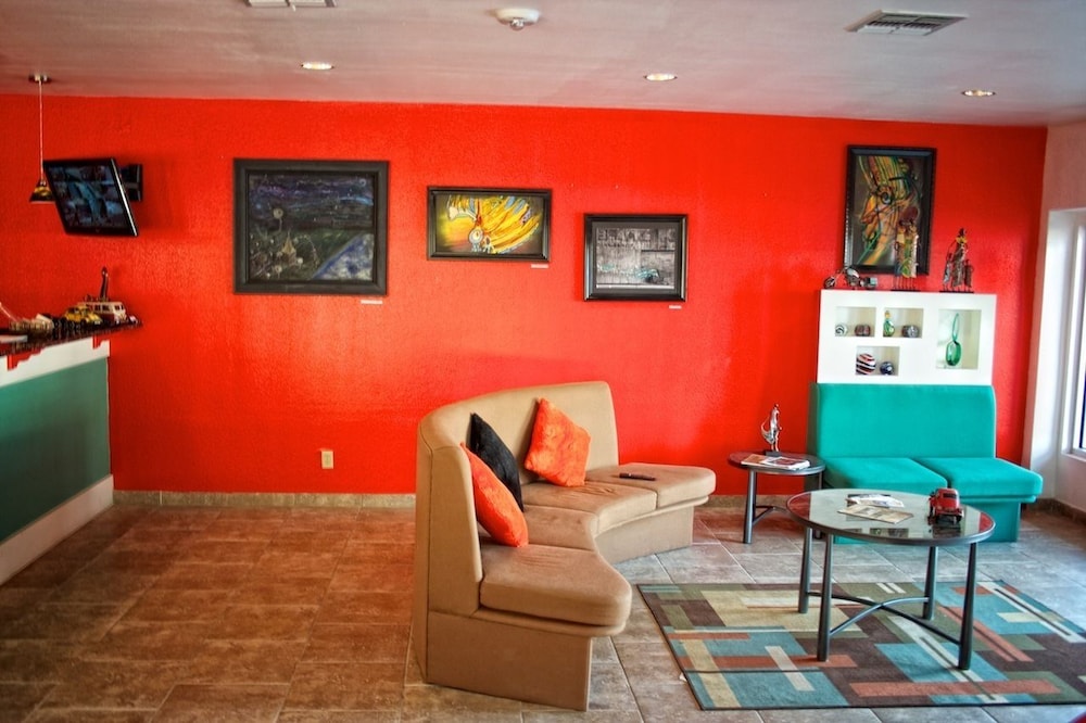 Whispering Palms Inn - photo 7
