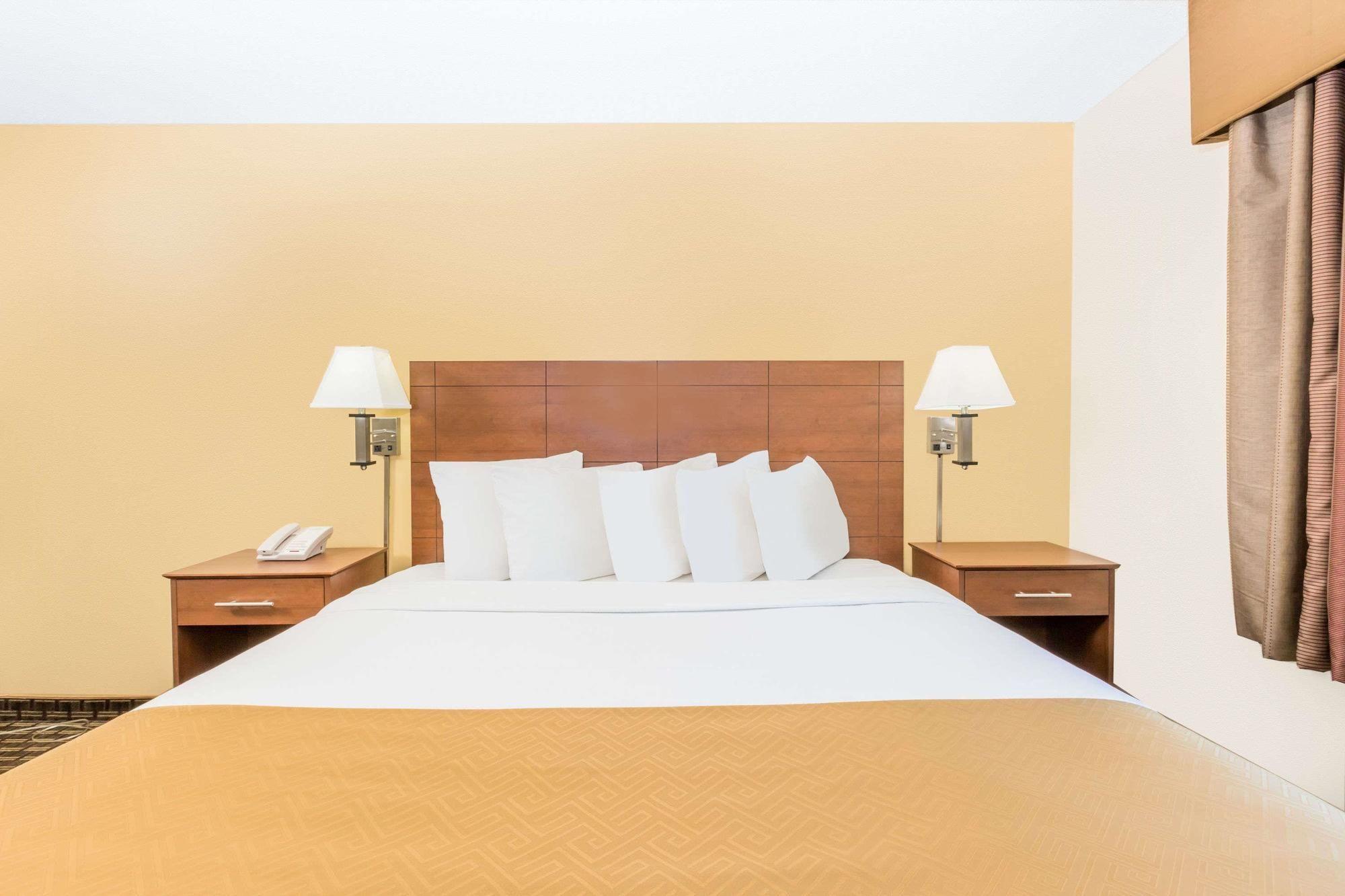 Days Inn by Wyndham Des Moines Merle Hay - photo 6