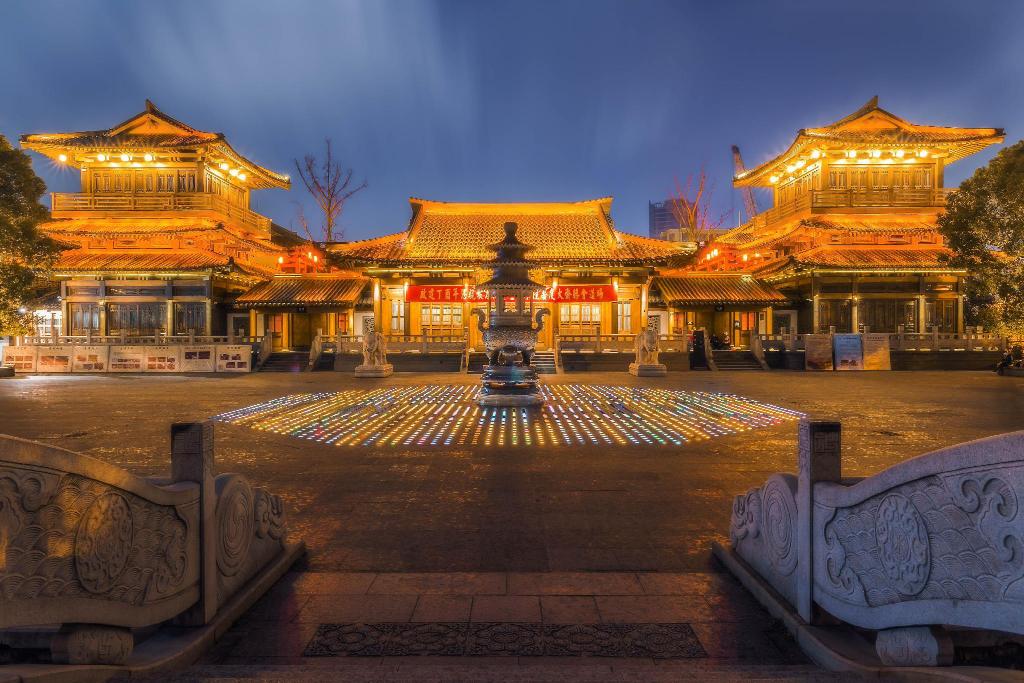 Hi Inn Hangzhou West Lake Cultural Square - carbon neutral hotel in Hangzhou