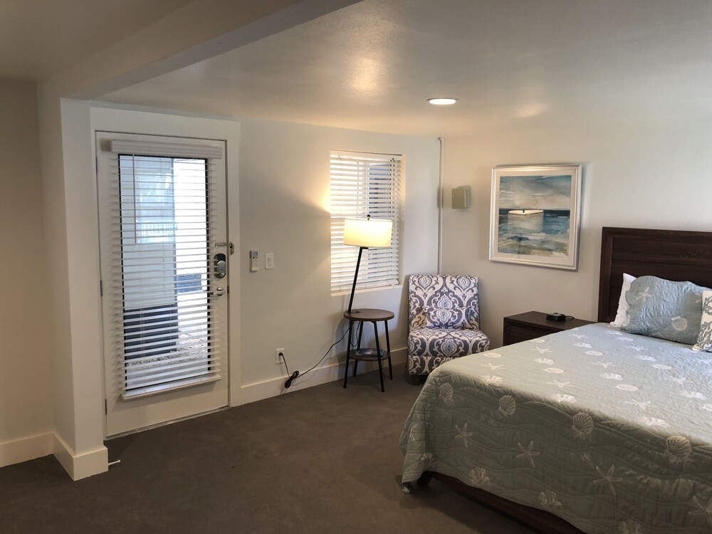 The Surf Beach Motel - photo 25