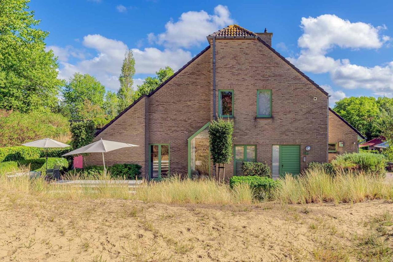 Juliette V4 P in Oostduinkerke, Belgium