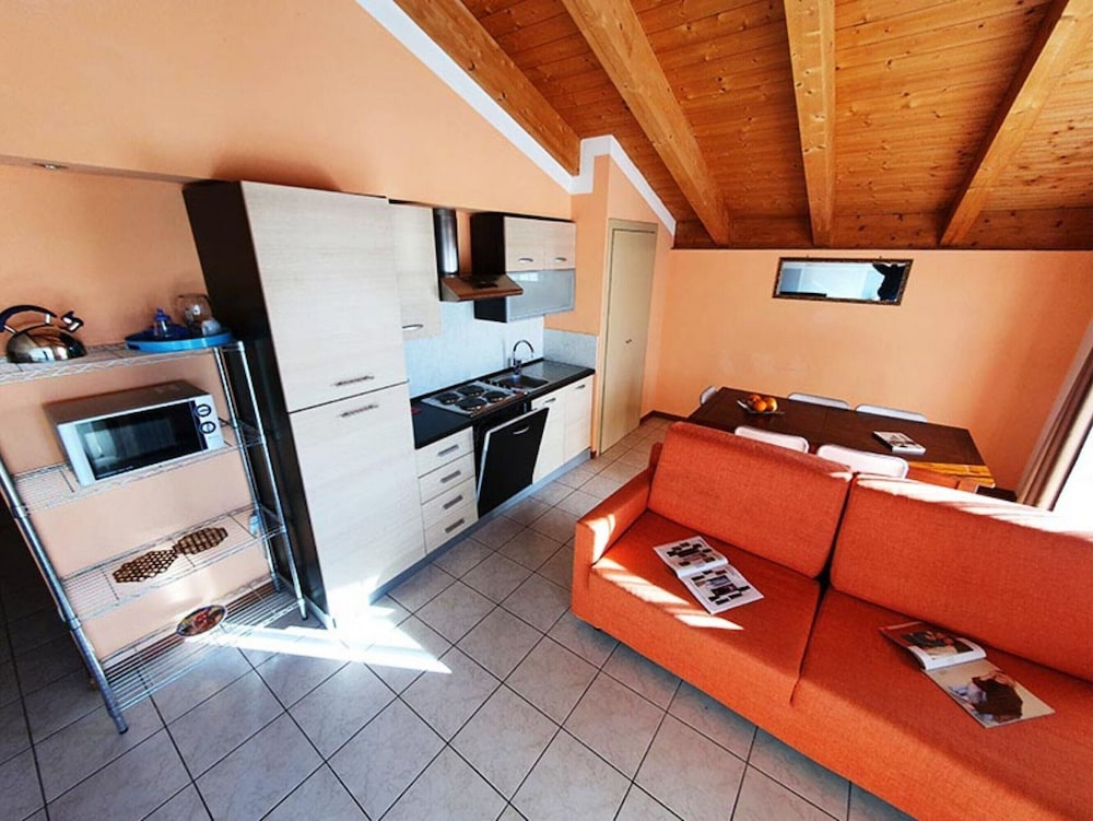 Peschiera 200m From Lake With Pool in Peschiera Del Garda, Italy