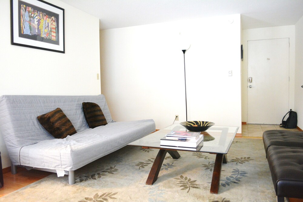 Sunny Westlake Suites by Metro - photo 36