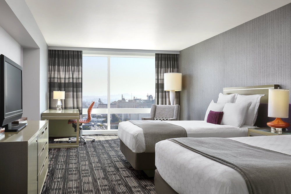 Loews Hollywood Hotel - photo 14