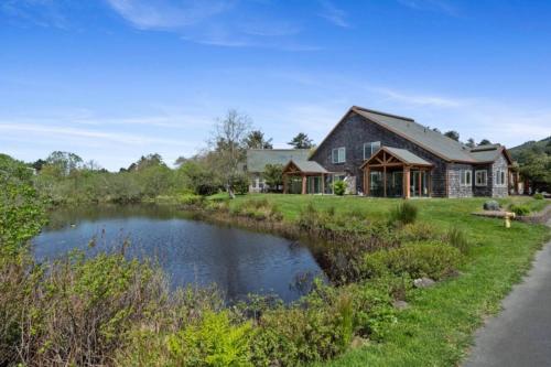 Heaven by the Sea Peaceful 3BR by the Ocean in Rockaway Beach, United States