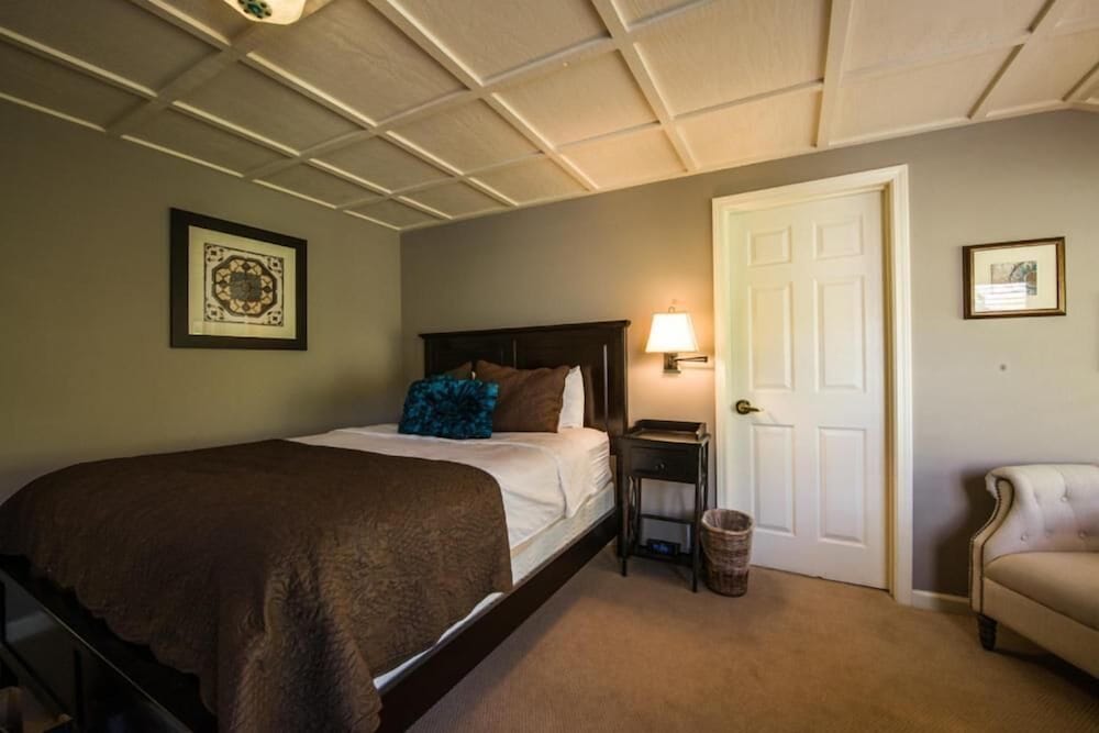The Inn Above Oak Creek - photo 17